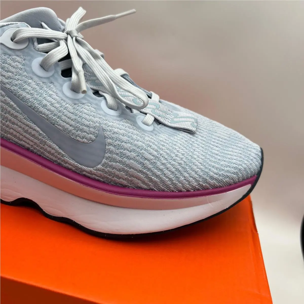 Nike shoes - Nike Motiva - Motiva - Gray 3