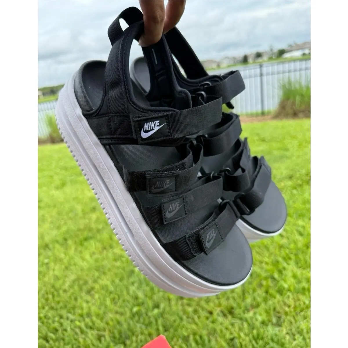 Nike shoes - Nike Essentialist - Essentialist - Black 3