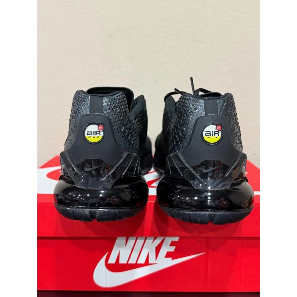 Nike shoes - Black 3
