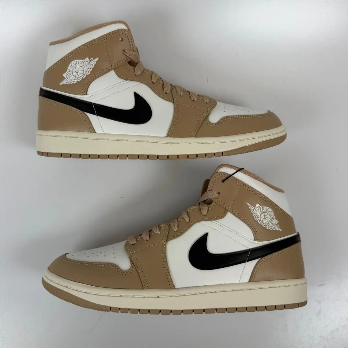 Nike shoes - Air Jordan 1 Mid SE Desert Sail - Beige 0