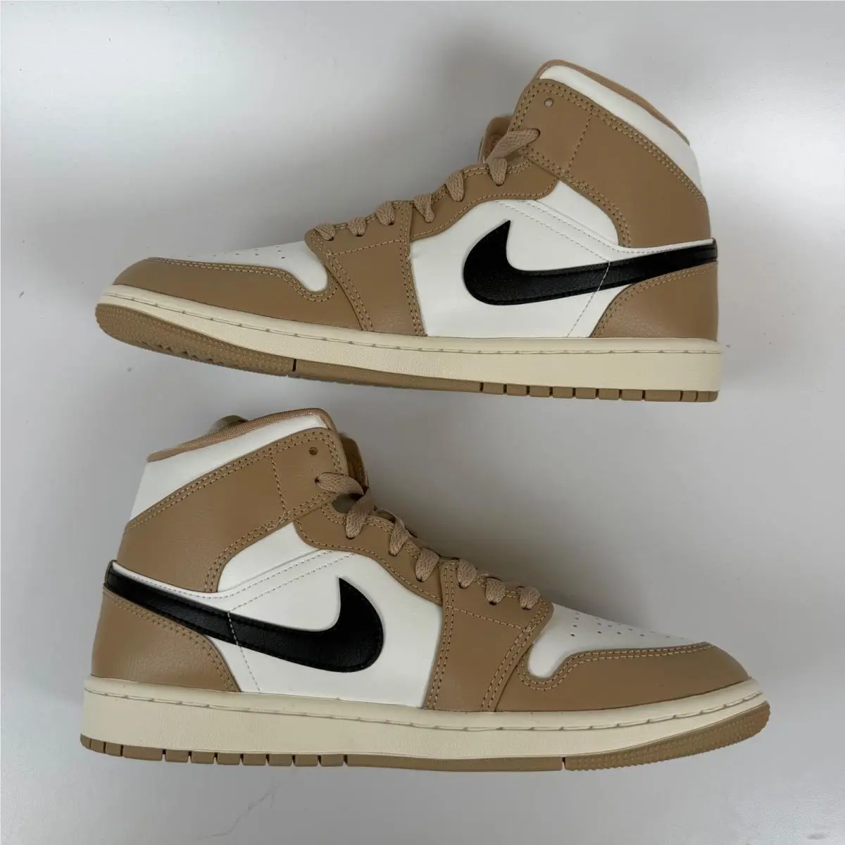 Nike shoes - Air Jordan 1 Mid SE Desert Sail - Beige 1