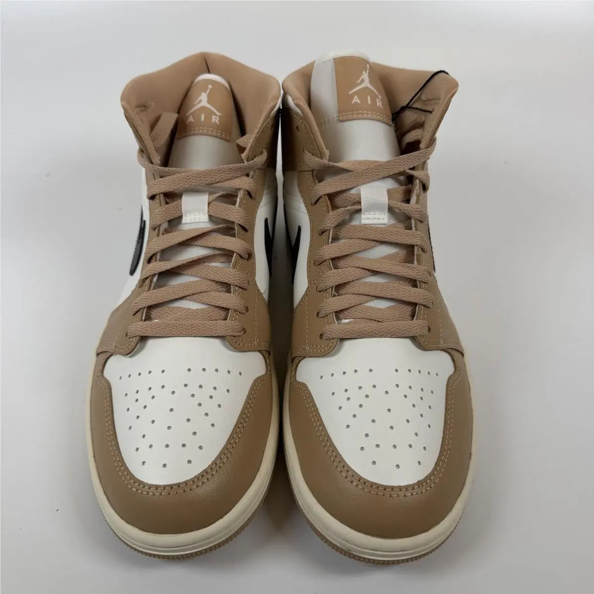 Nike shoes - Air Jordan 1 Mid SE Desert Sail - Beige 2