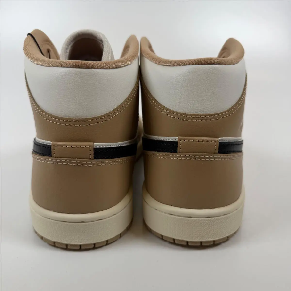 Nike shoes - Air Jordan 1 Mid SE Desert Sail - Beige 3