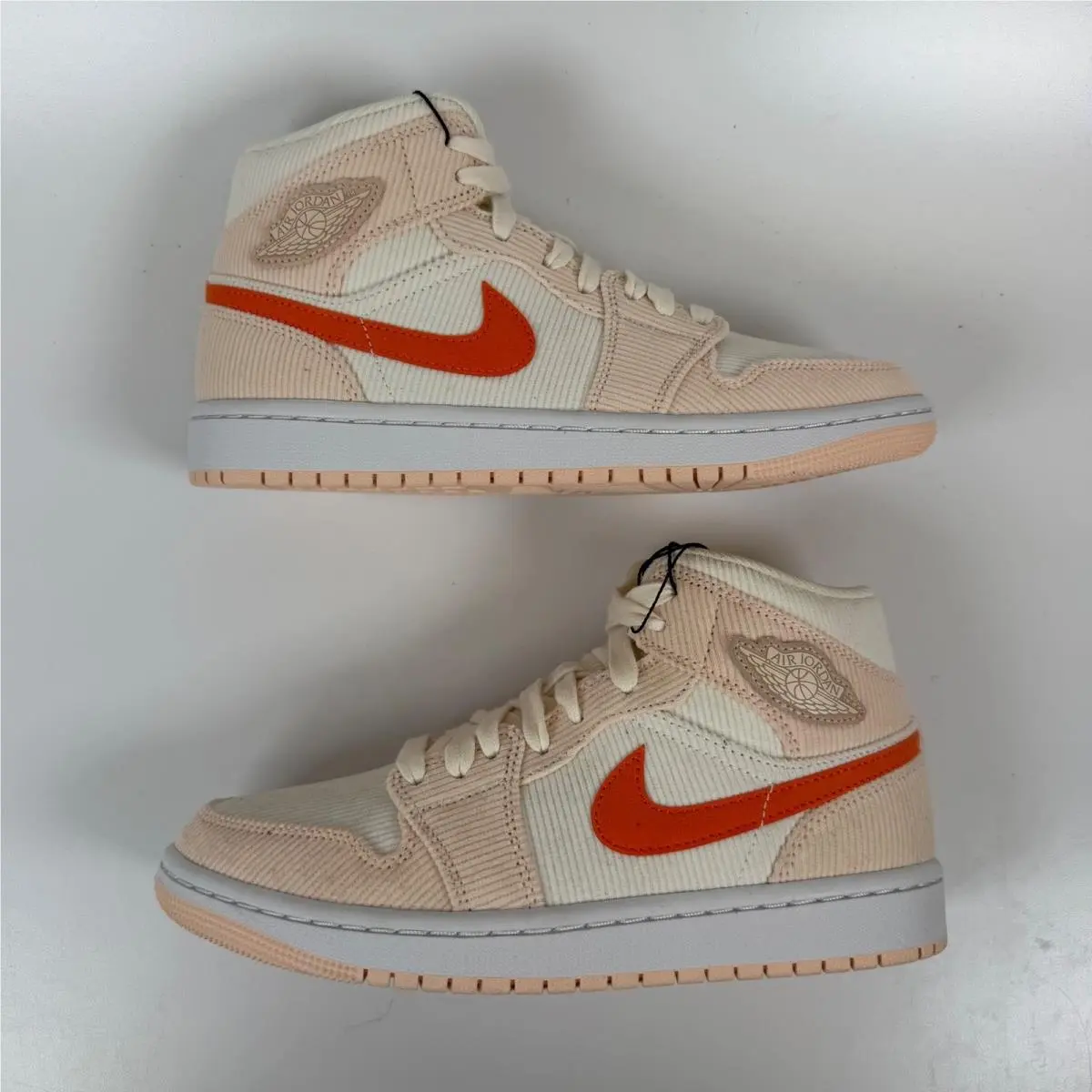 Nike shoes - Air Jordan 1 Mid SE Corduroy Sail - Ivory 0