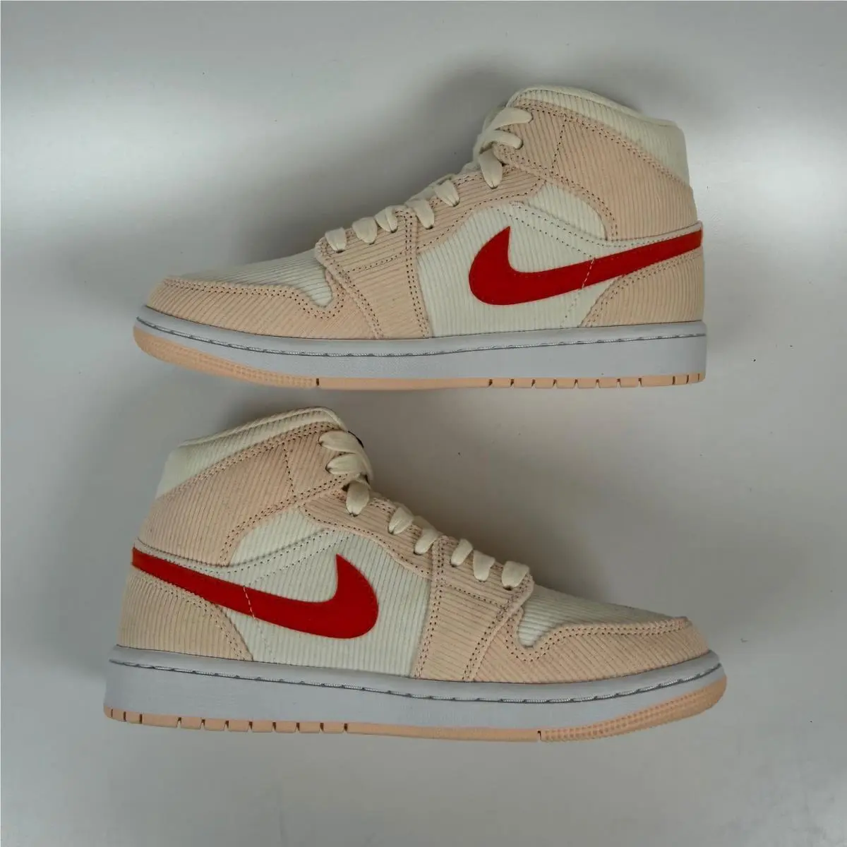 Nike shoes - Air Jordan 1 Mid SE Corduroy Sail - Ivory 1