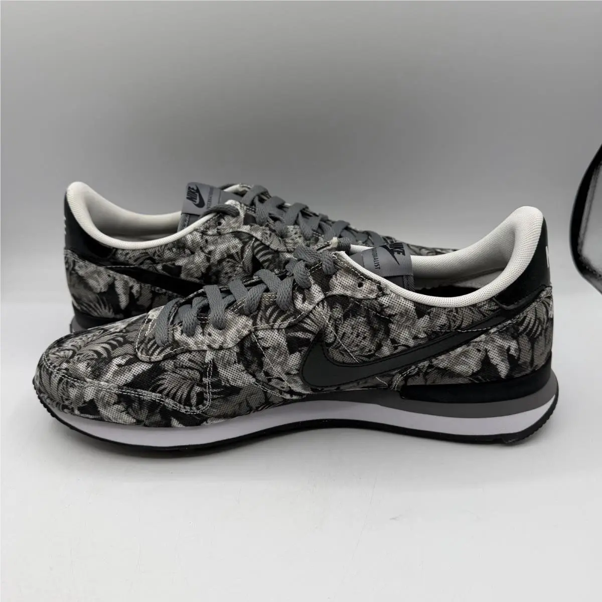 Nike shoes - Nike Internationalist - Internationalist - 682912-001 - Gray 1