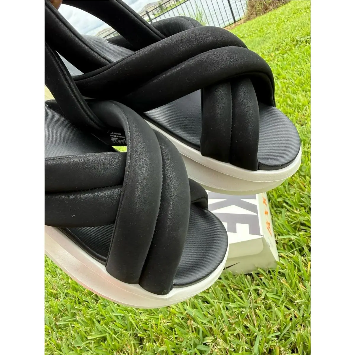 Nike shoes - Nike Essentialist - Essentialist - black / white 2