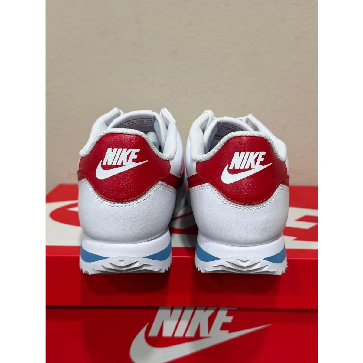 Nike shoes - White 3