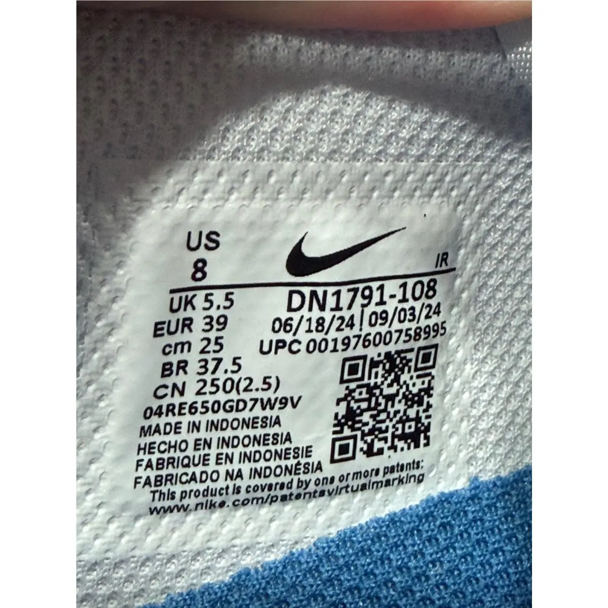 Nike shoes - White 4