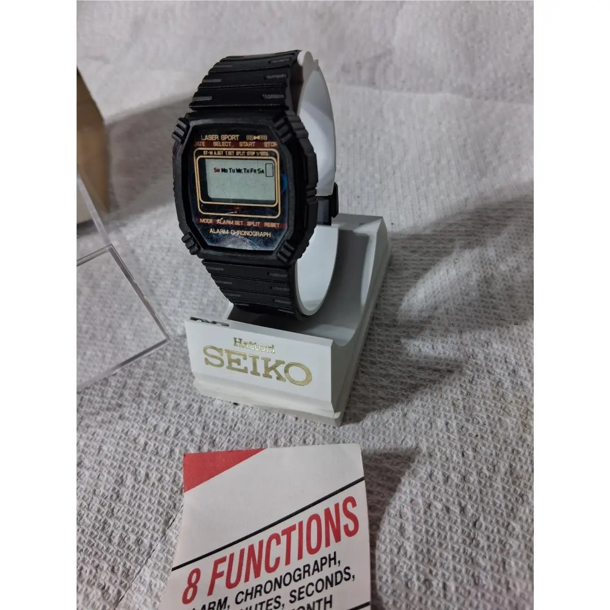 Vintage  Hattori Sports Quartz Men`s Wristwatch B37 by Seiko