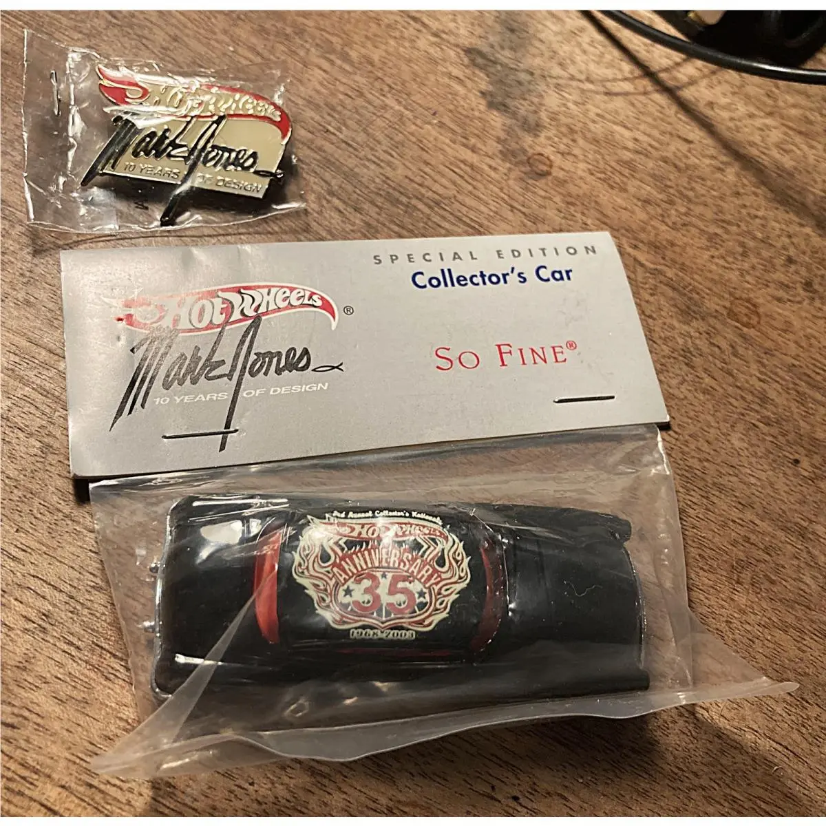 Hot Wheels 2003 Car Lapel Pin Set Mark Jones 10th Anniversary SO Fine Baggie