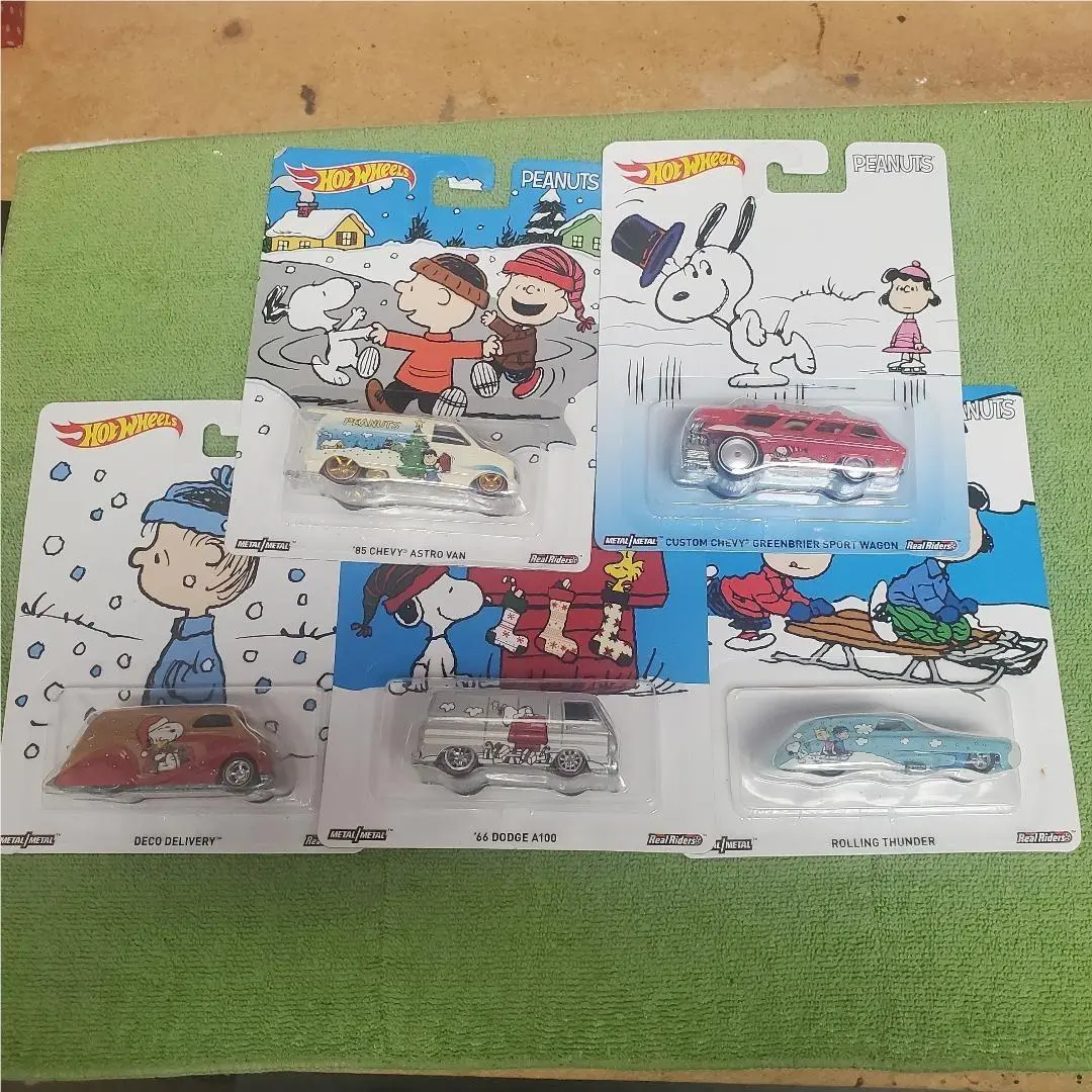 Hot Wheels 2016 Premium Pop Culture Peanuts-complete Set of 5