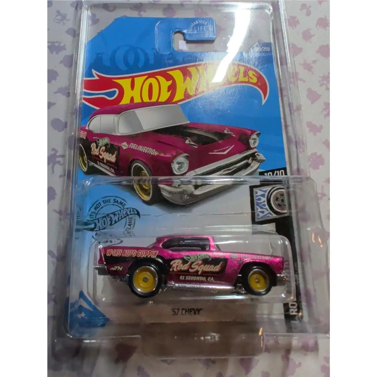 Hot Wheels `57 Chevy Super Treasure Hunt on Real Riders Rare on Card