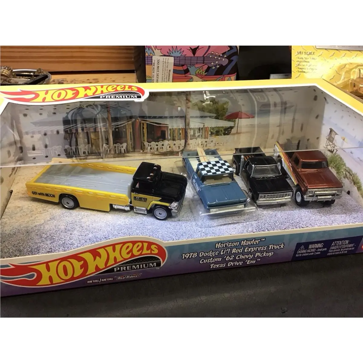 Hot Wheels Car Culture Premium Vintage Trucks Diorama 62 Chevy Dodge Ford