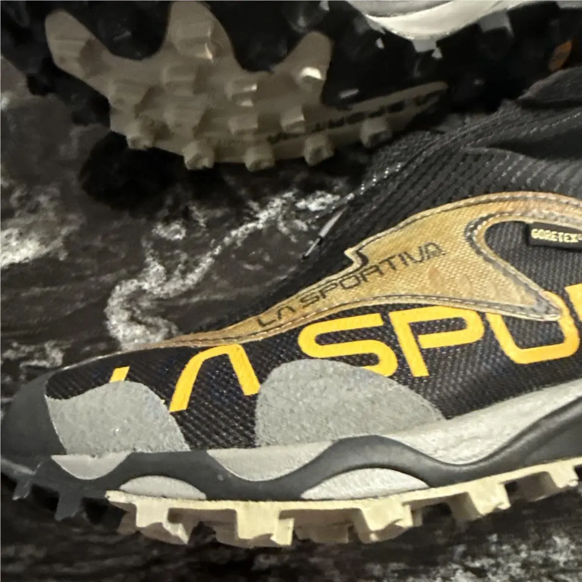 Lasportiva shoes - La Sportiva Crossover GTX Mountain - Black (UPC: 0801216103024) 1