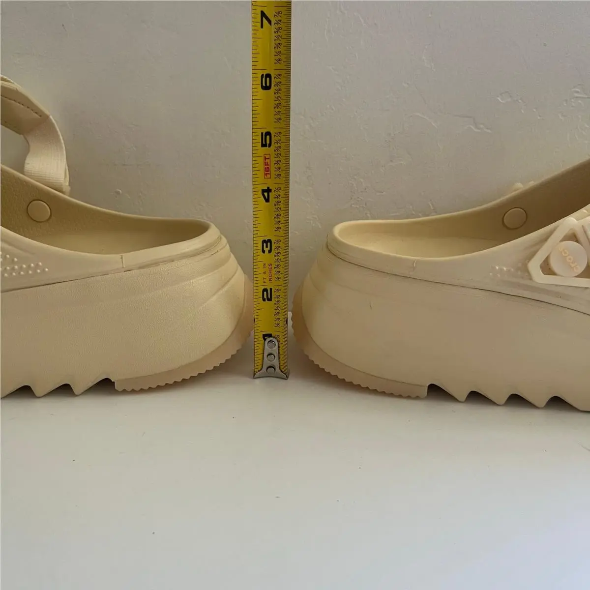 Crocs shoes - Cream 8