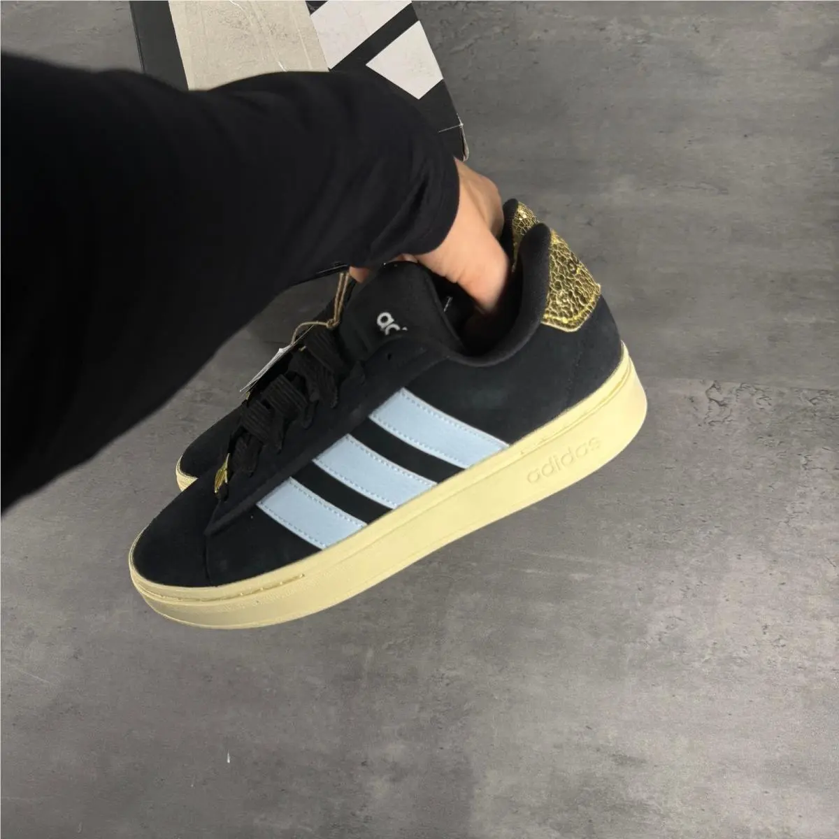 Adidas shoes - adidas Grand Court Alpha 00s - Black 4