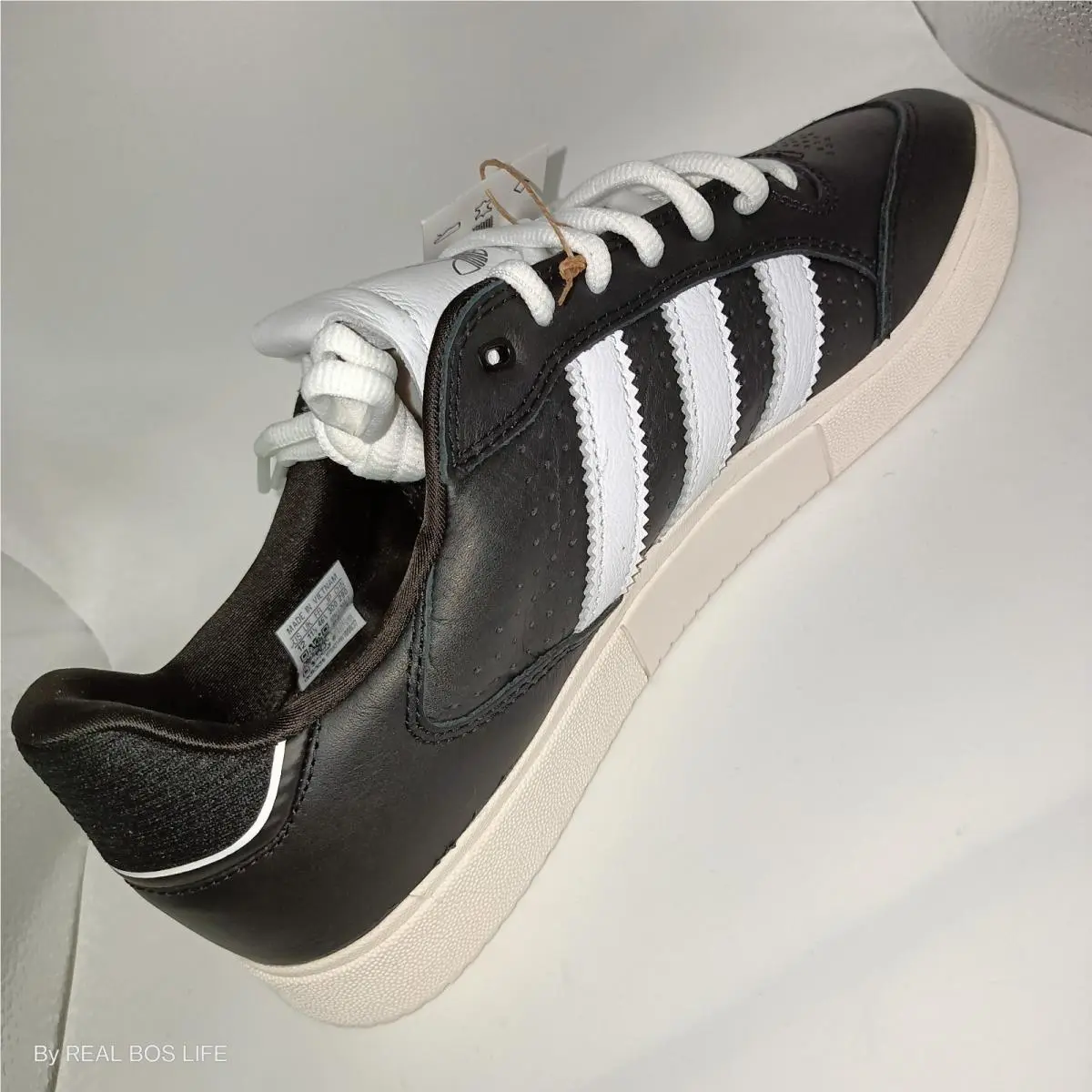 Adidas shoes - adidas Tyshawn Low - Tyshawn Low - Black 3
