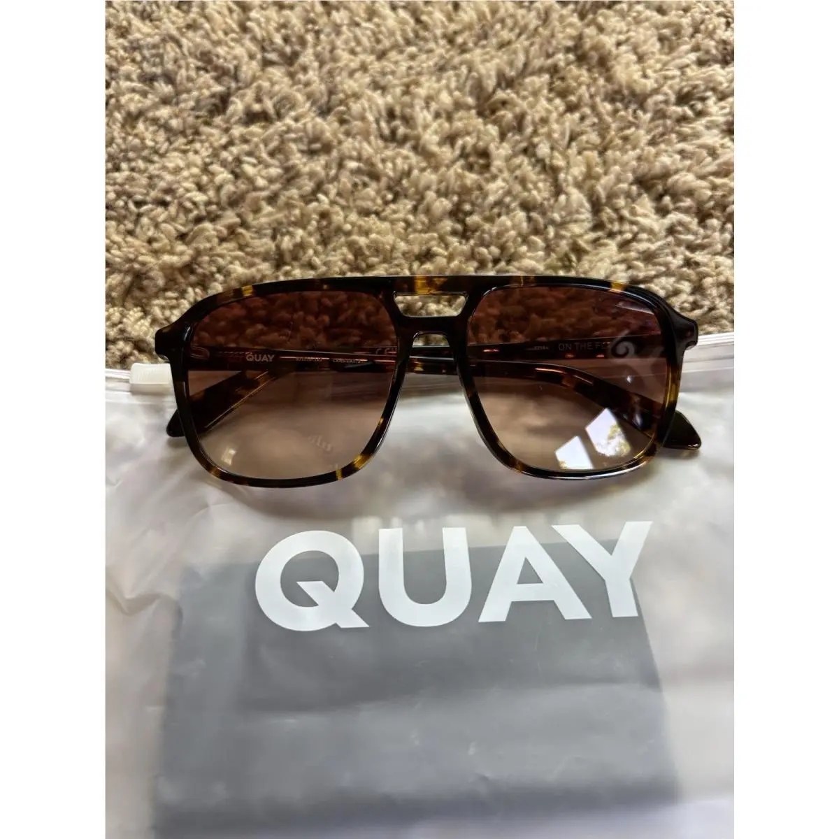 Quay On The Fly Sunglasses W/tortoiseshell Frame W/ Case by QUAY