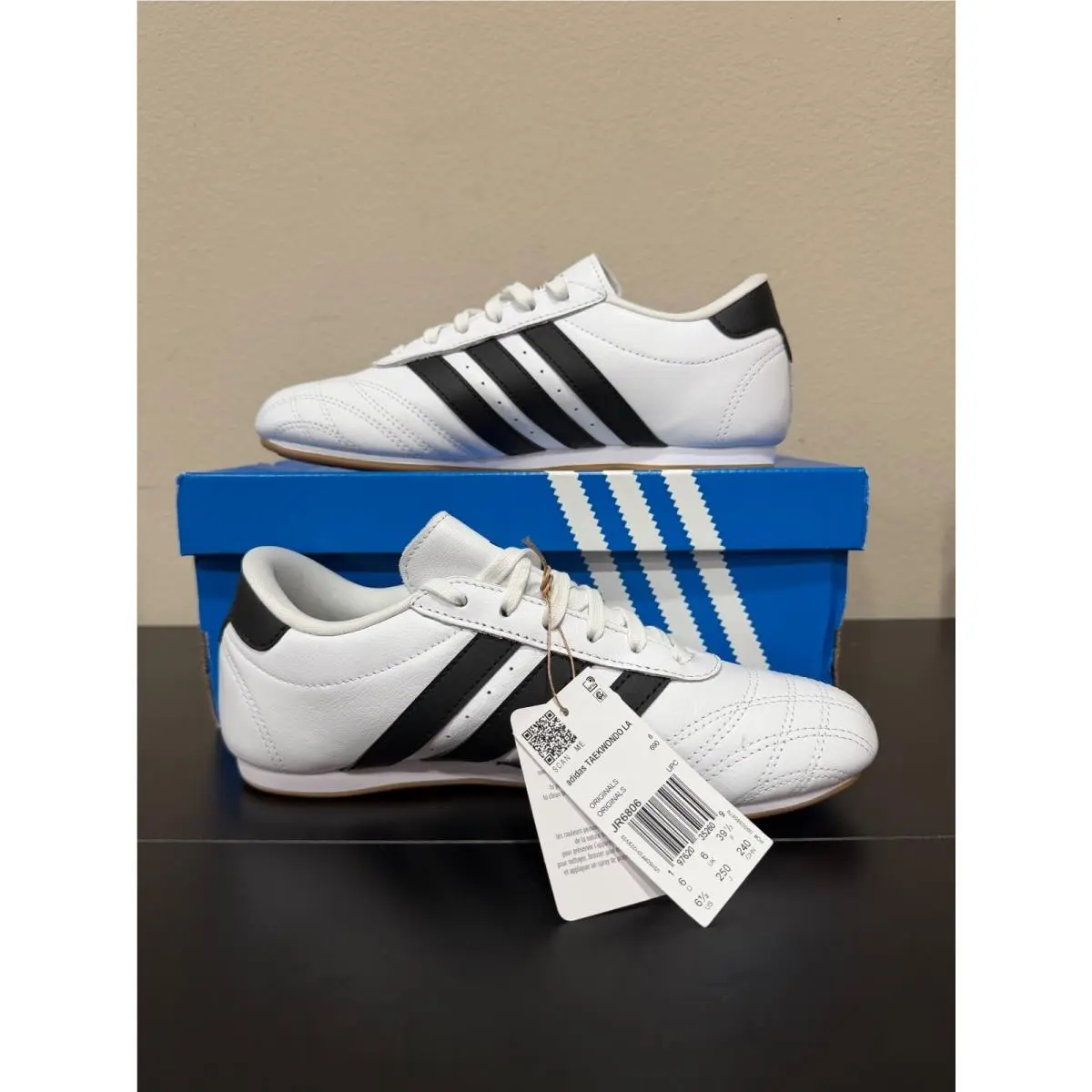 Adidas shoes - White 0