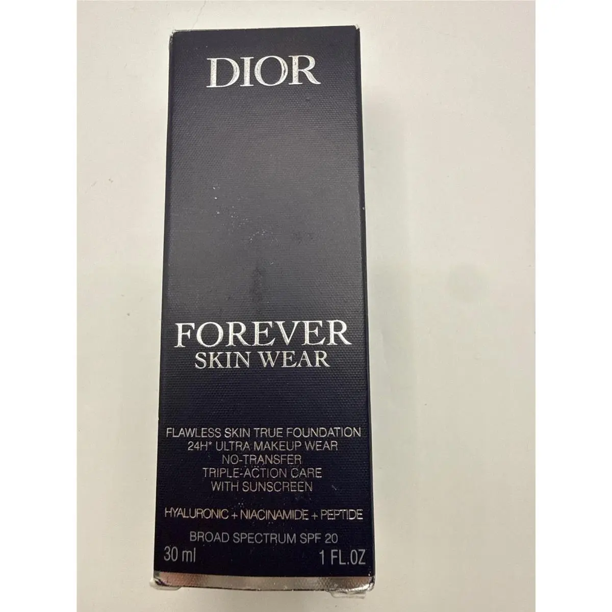 Forever Skin Wear Flawless Skin True Foundation 4W with Spf 20 30ml by Dior