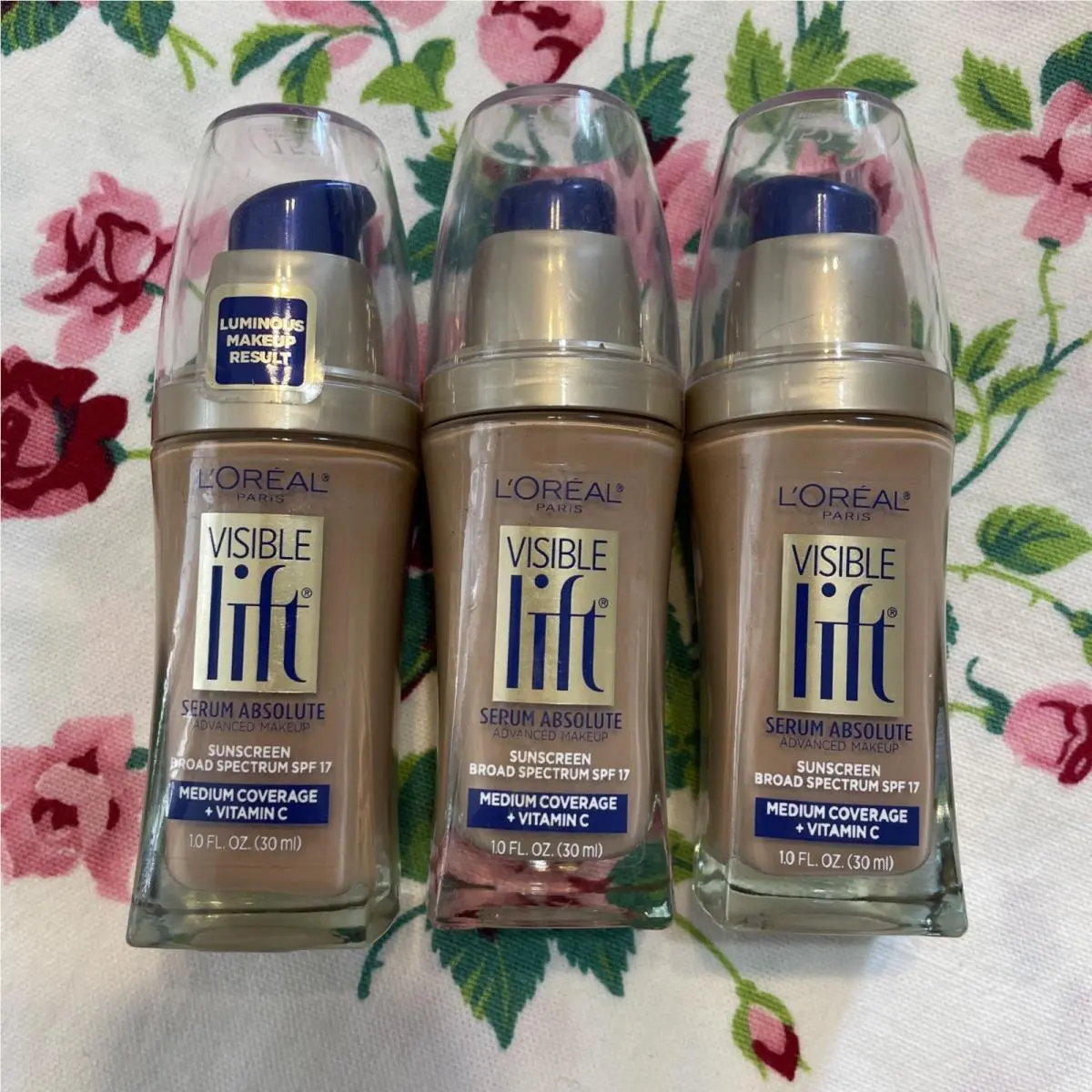 L`oreal Visible Lift Serum Absolute Foundation 152 Sand Beige Retired Stock Read by L'Oréal
