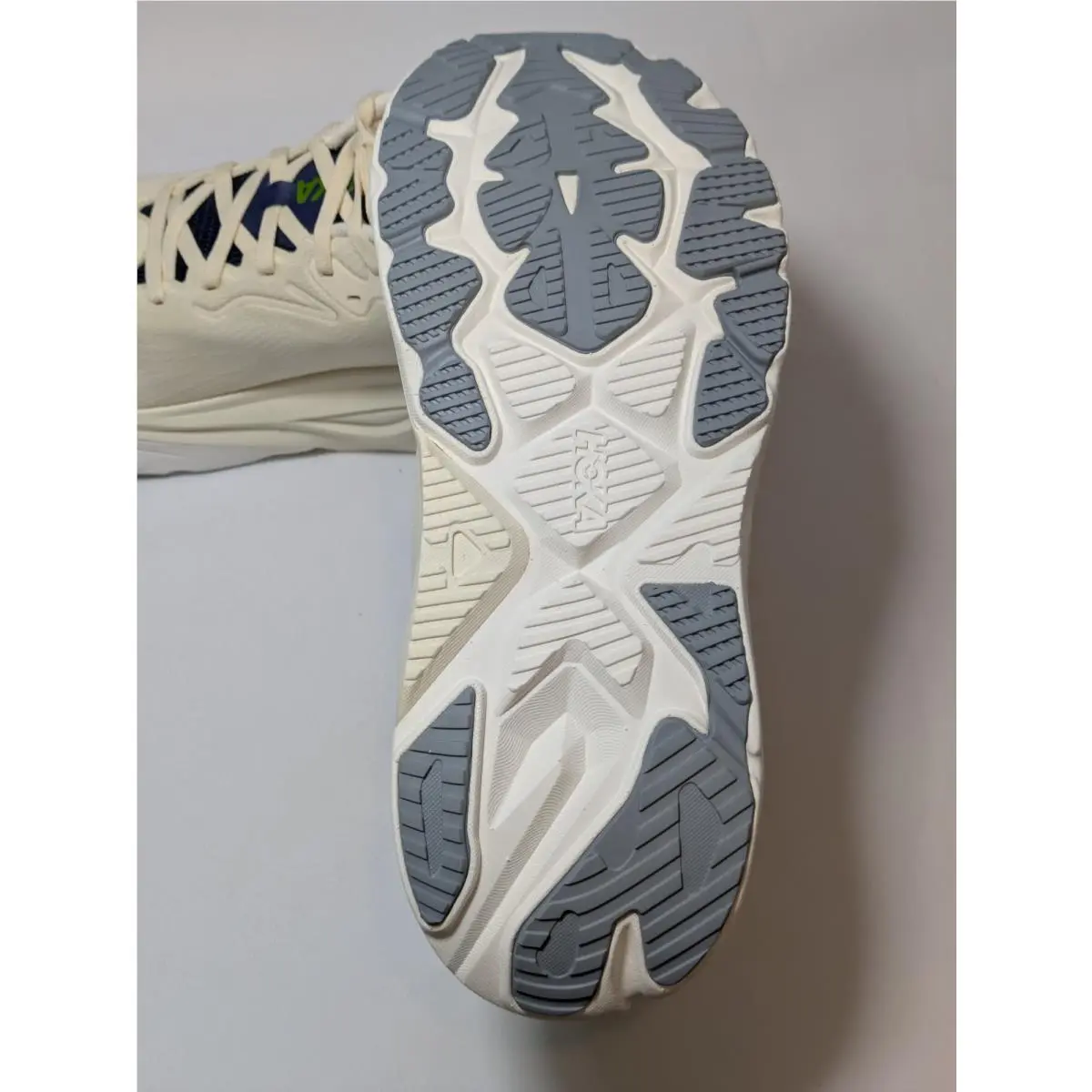 Hoka shoes - Hoka One One HOKA Arahi 8 - 1168690-ALBST - Ivory 3