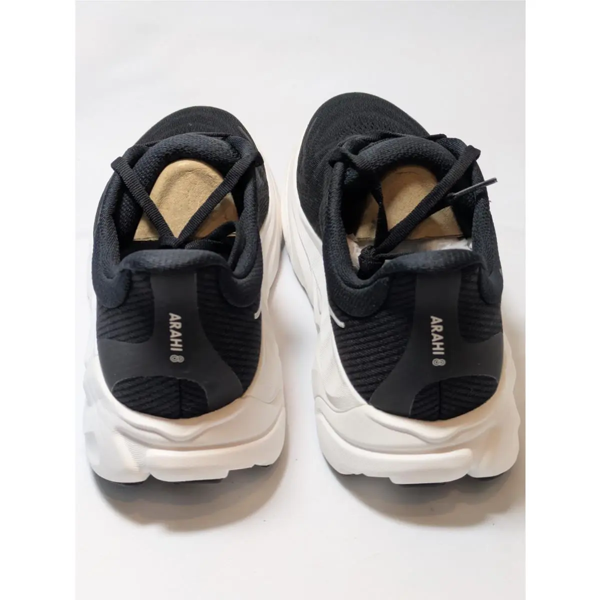 Hoka shoes - Hoka One One HOKA Arahi 8 - 1168690-BWHT - Black 6