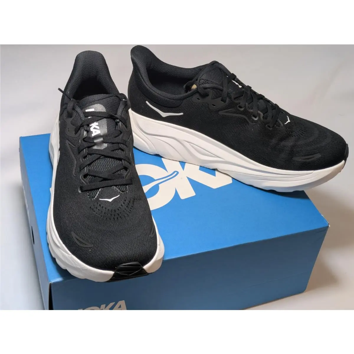 Hoka shoes - Hoka One One HOKA Arahi 8 - 1168690-BWHT - Black 4