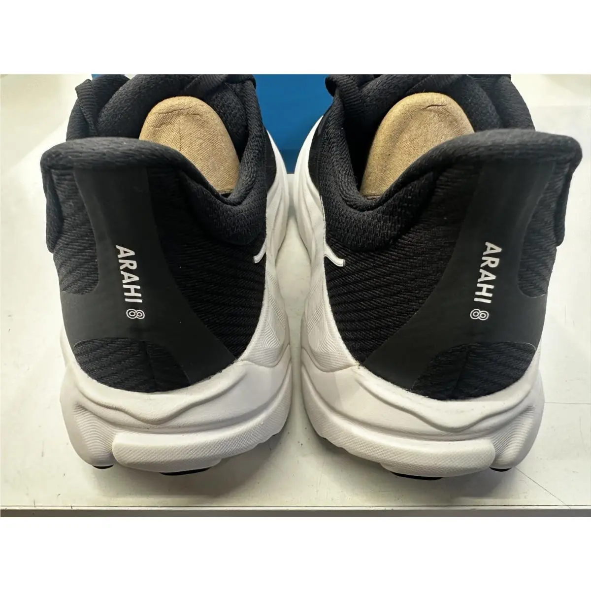 Hoka shoes - Hoka One One Arahi 8 - 1168691 BWHT - BWHT 8