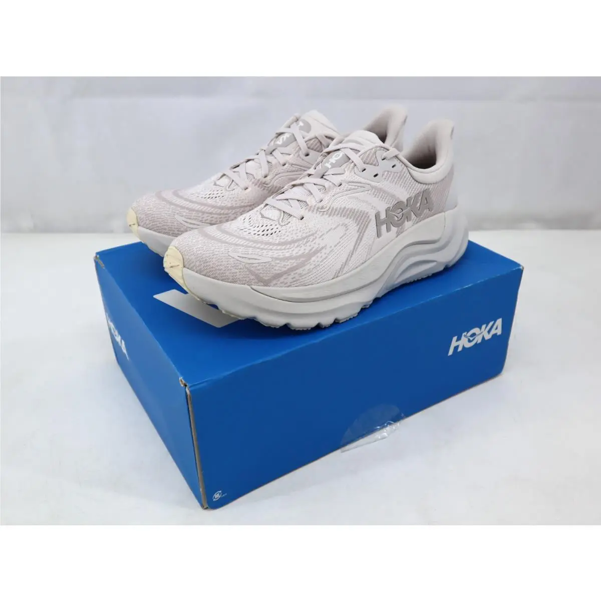 Hoka shoes - Hoka One One Arahi 8 - Various, Shoe: Alabaster/Birch 9
