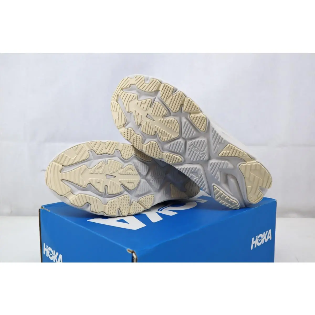 Hoka shoes - Hoka One One Arahi 8 - Various, Shoe: Alabaster/Birch 13
