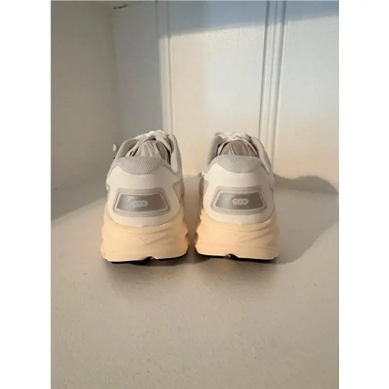 Hoka shoes - White 2