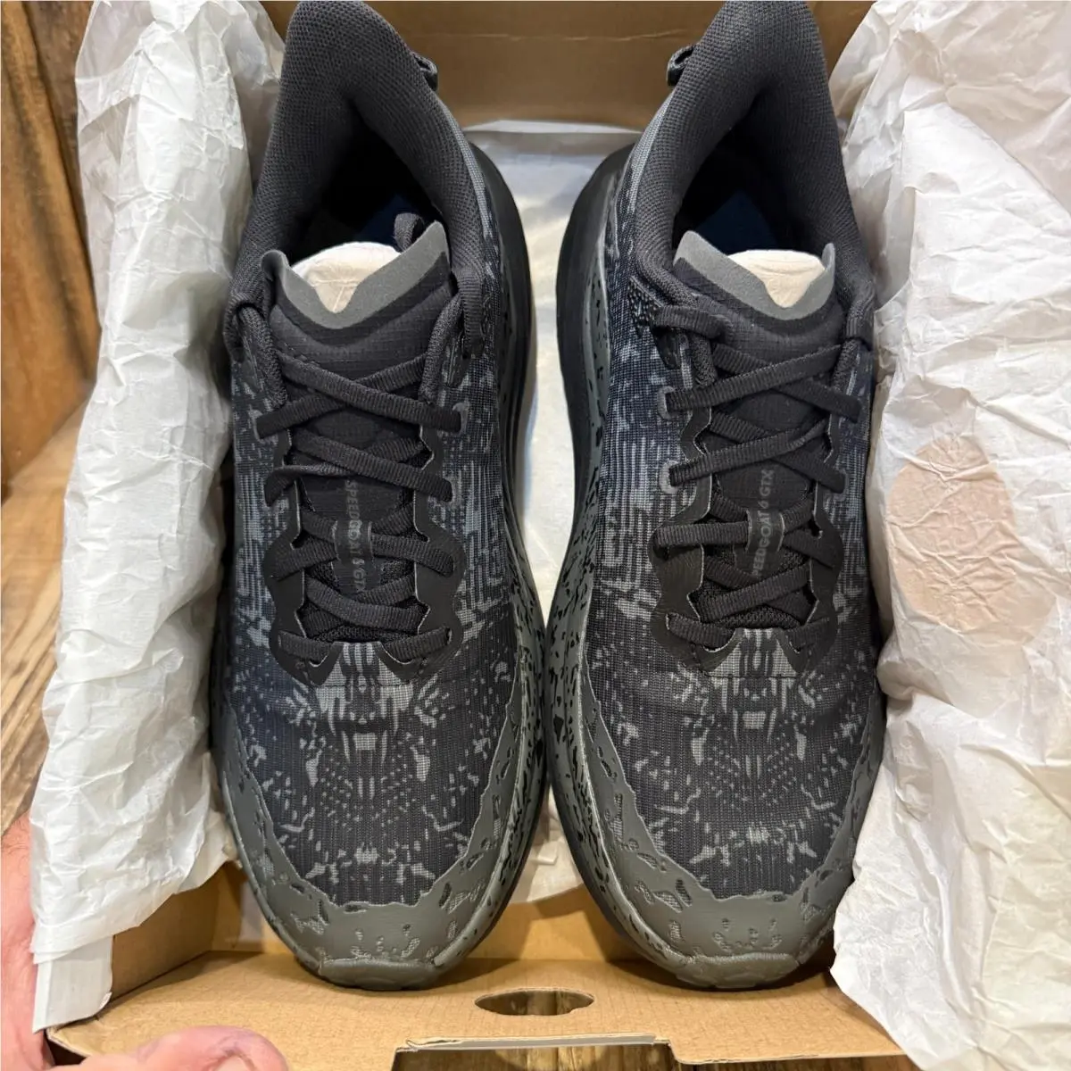 Hoka shoes - Hoka One One Speedgoat 6 - 1155150-BCKT - Black 10