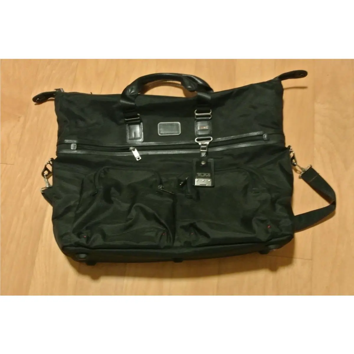 Tumi Kessler Large Duffel Business Bag 22353DH Black Nylon Luggage