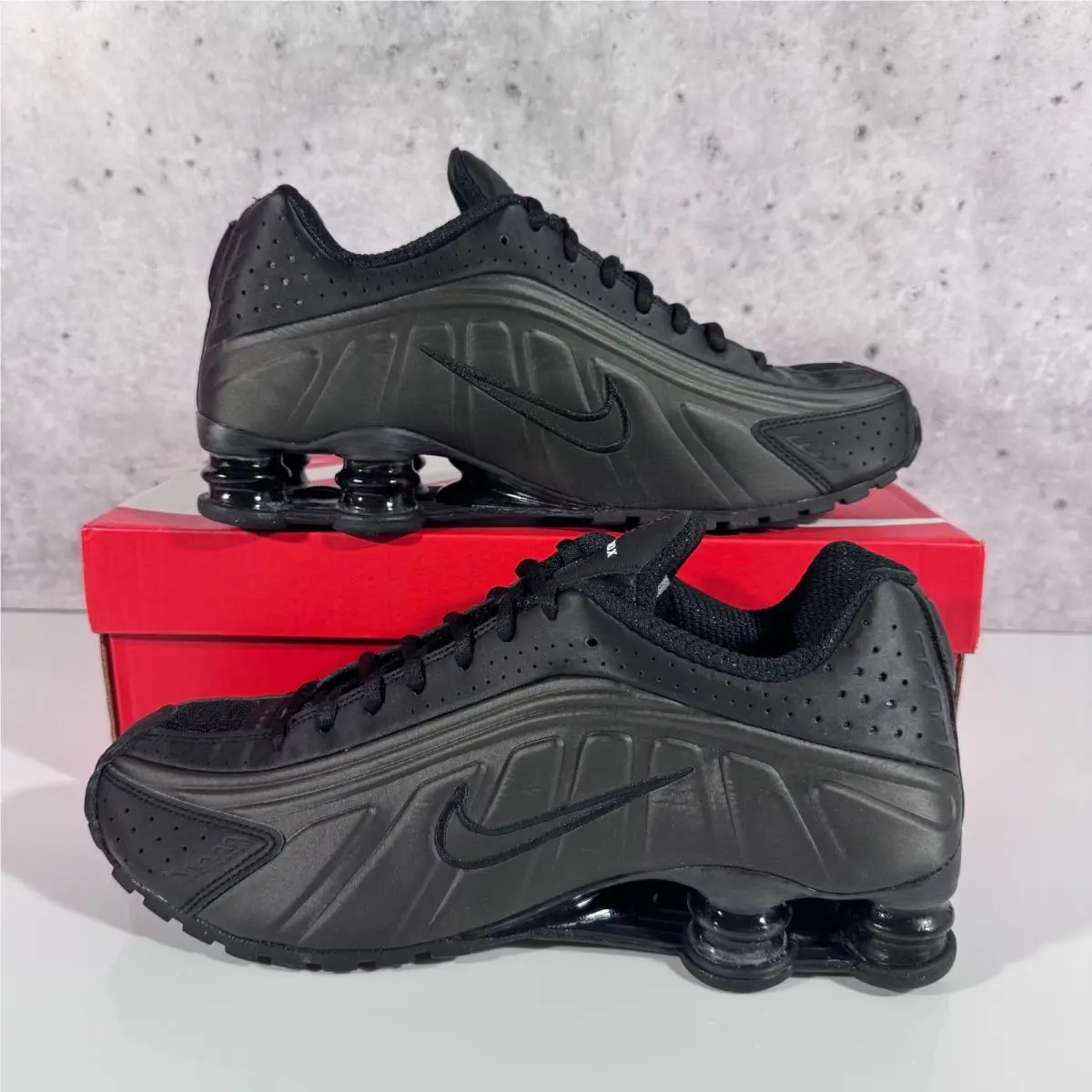 Nike shoes - Nike Shox R4 - Shox - HQ1988-001 - Black 0