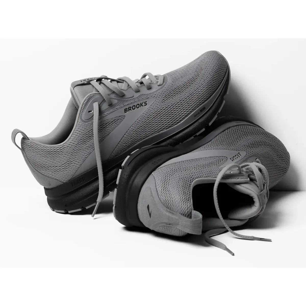 Brooks shoes - Black/Blue 32