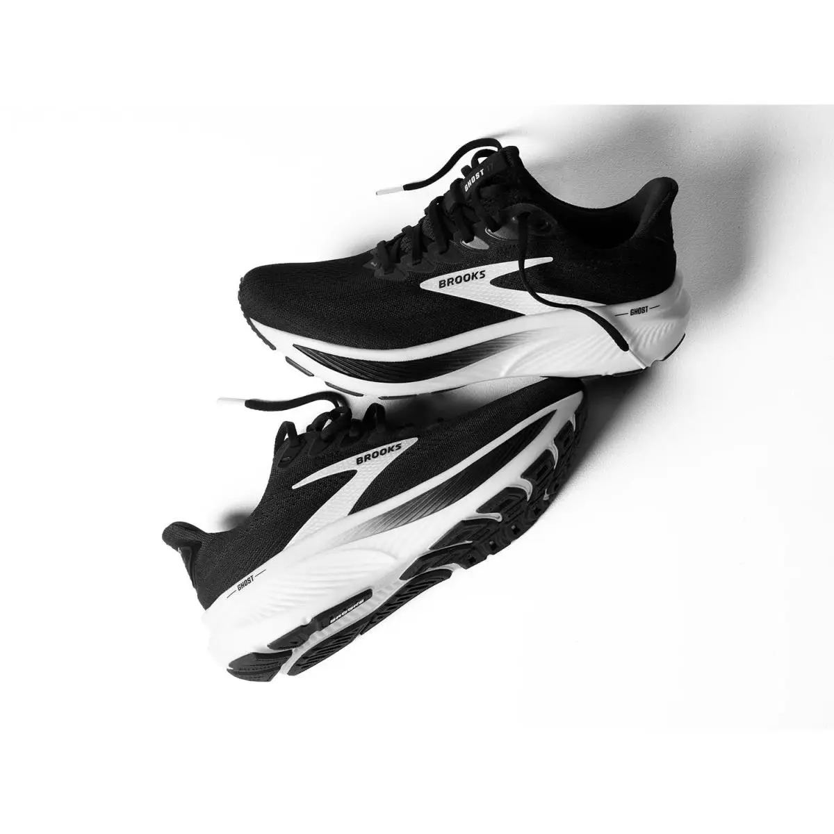 Brooks shoes - Black/Purple 23