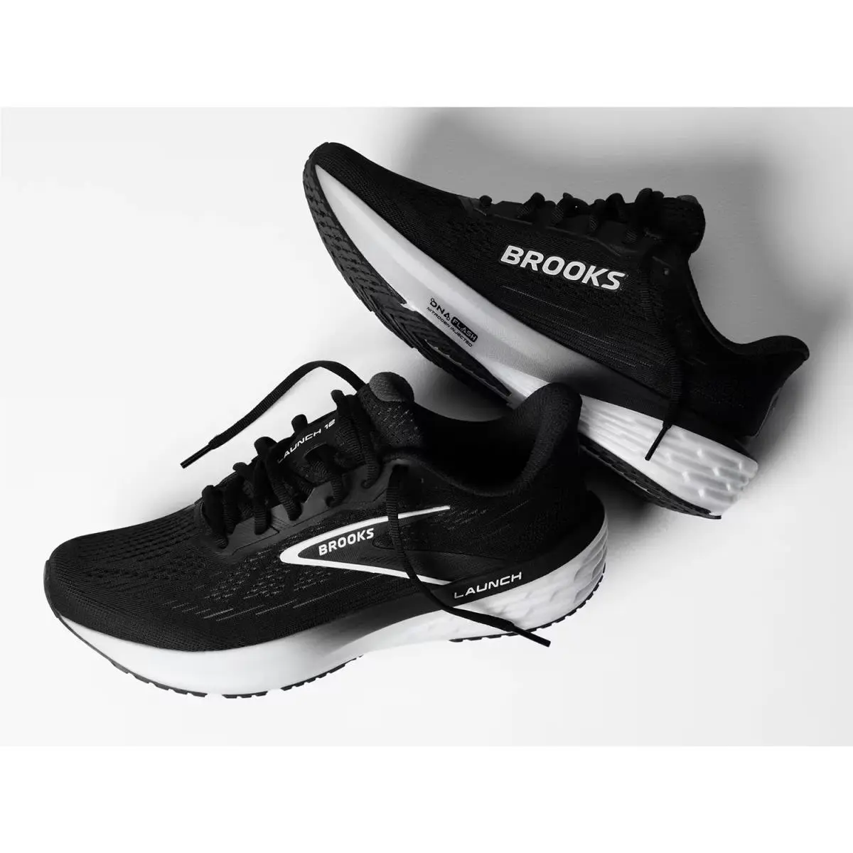 Brooks shoes - Black/White 6