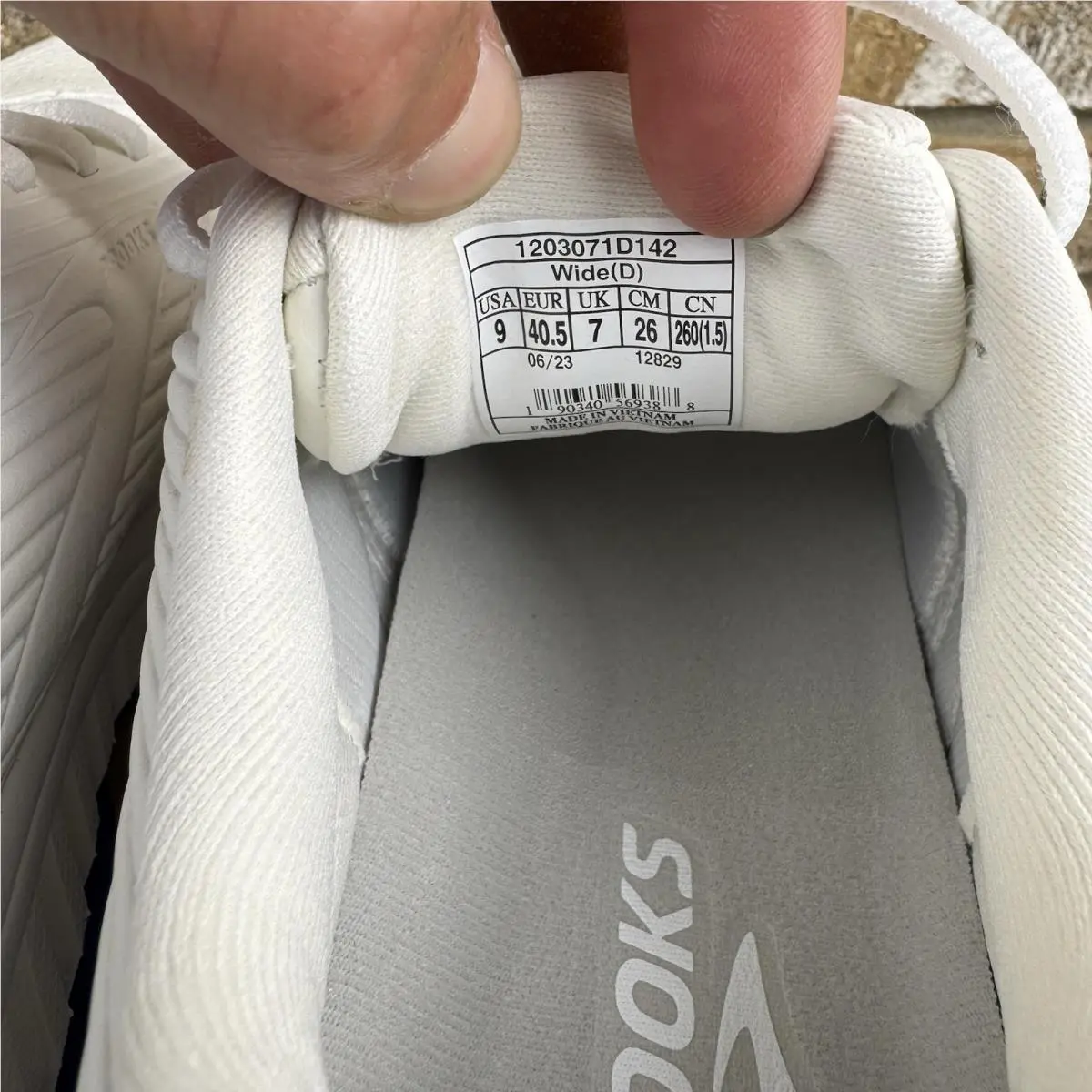 Brooks shoes - Brooks Addiction Walker 2 - Addiction Walker - 1203071D142 - White 9