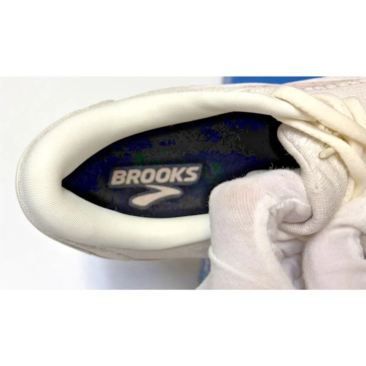 Brooks shoes - Brooks Ghost 16 - Ghost - 1104181D125 - White 7