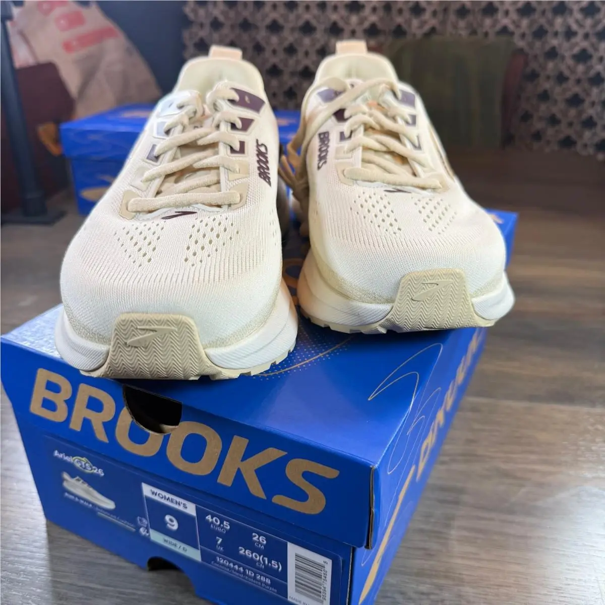 Brooks shoes - Ariel GTS 26 - Ariel GTS - 120444 1D 288 - Coconut Sand / Potent Purple (UPC: 195394754605) 4