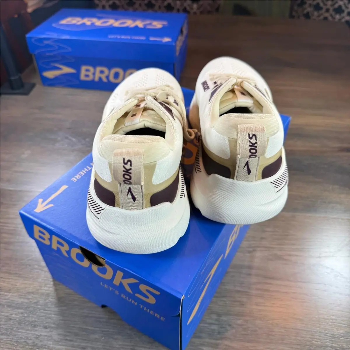 Brooks shoes - Ariel GTS 26 - Ariel GTS - 120444 1D 288 - Coconut Sand / Potent Purple (UPC: 195394754605) 6