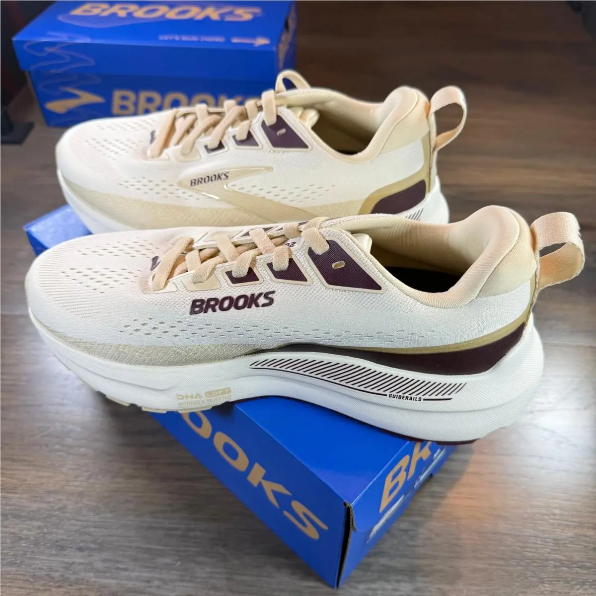 Brooks shoes - Ariel GTS 26 - Ariel GTS - 120444 1D 288 - Coconut Sand / Potent Purple (UPC: 195394754605) 7