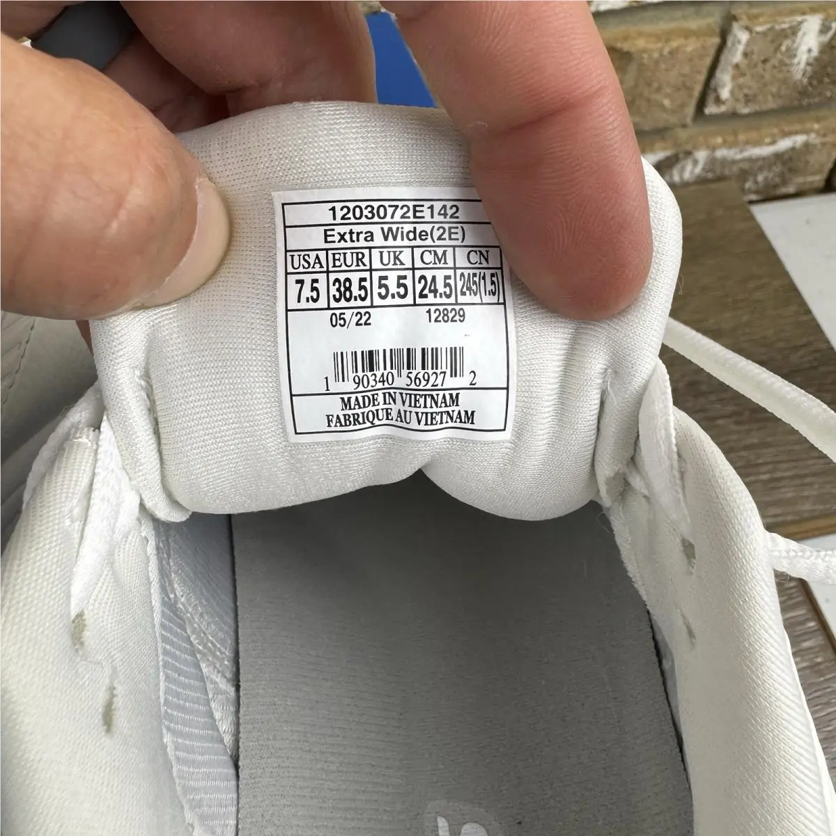 Brooks shoes - Brooks Addiction Walker 2 - Addiction Walker - 1203072E142 - White 7