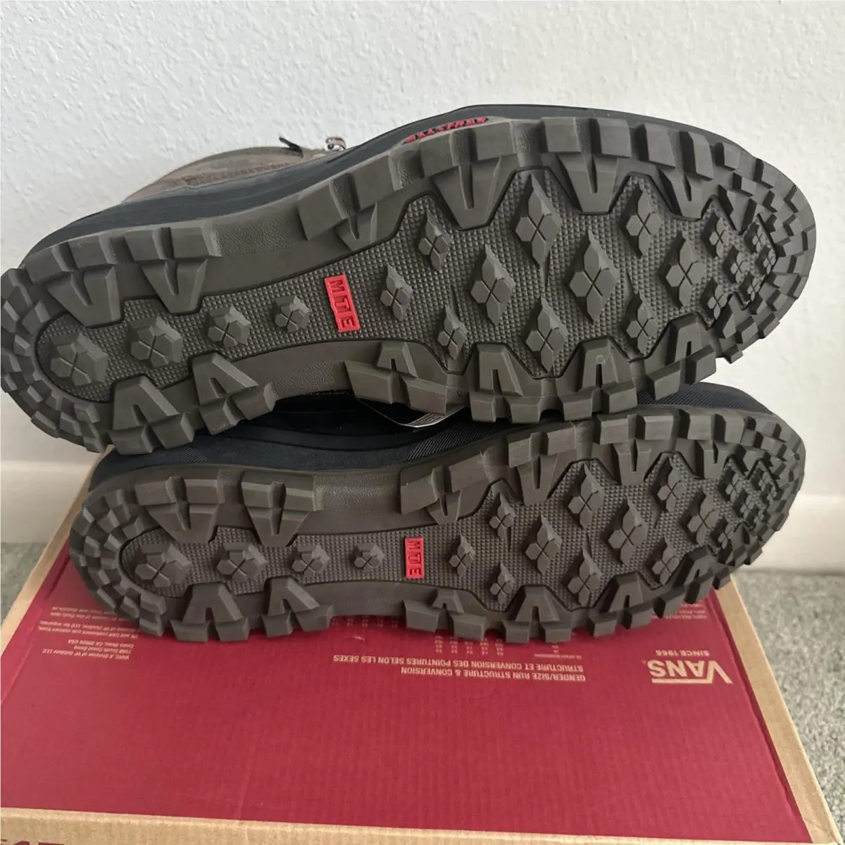 Vans shoes - Vans Mte Mountain Mid Gore-Tex - VN000DAYF87 - Brown 8