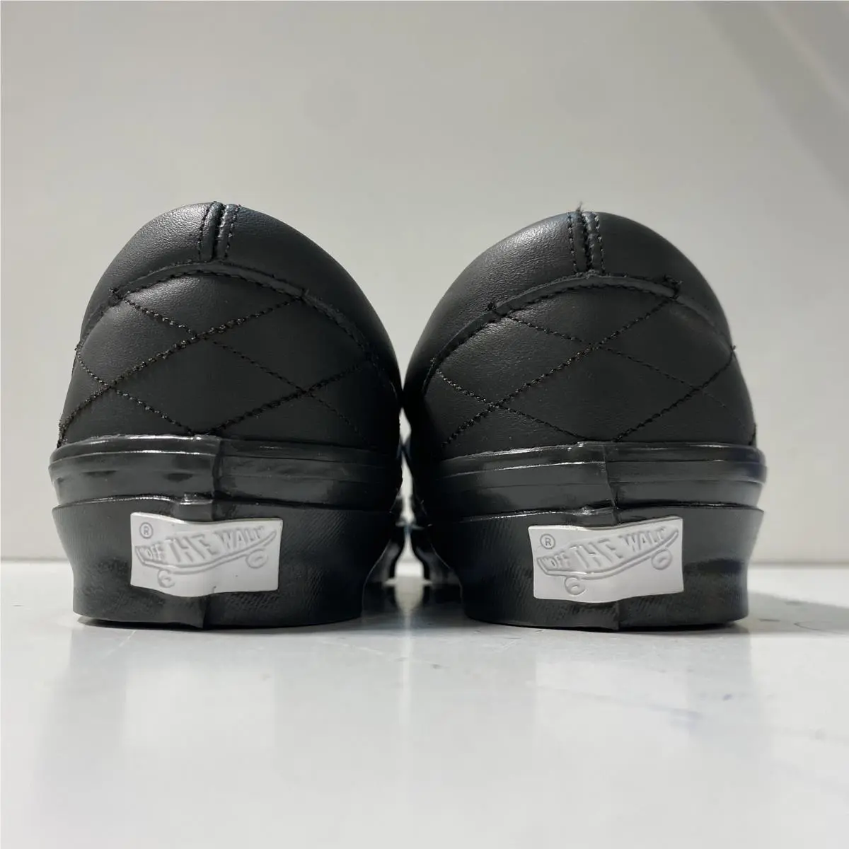 Vans shoes - Classic Slip-On - Classic - VN000D9WEMV - Black 2