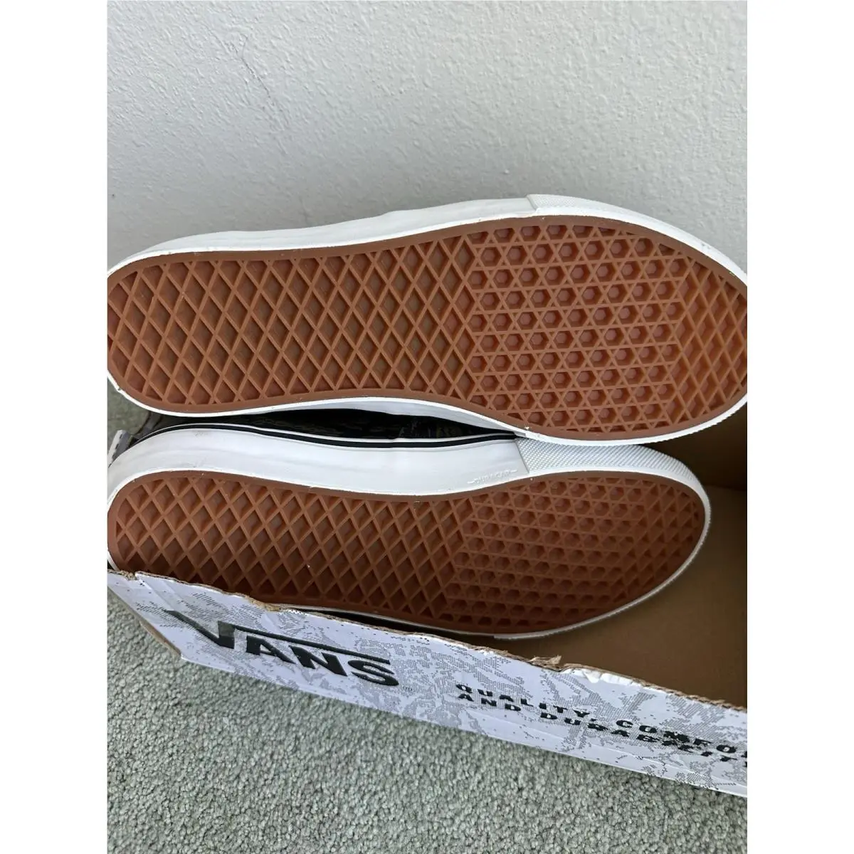 Vans shoes - Vans Skate Authentic Tiger Camo Green Black - VN000EER9L7 - Multicolor, Manufacturer: Green/Black 2