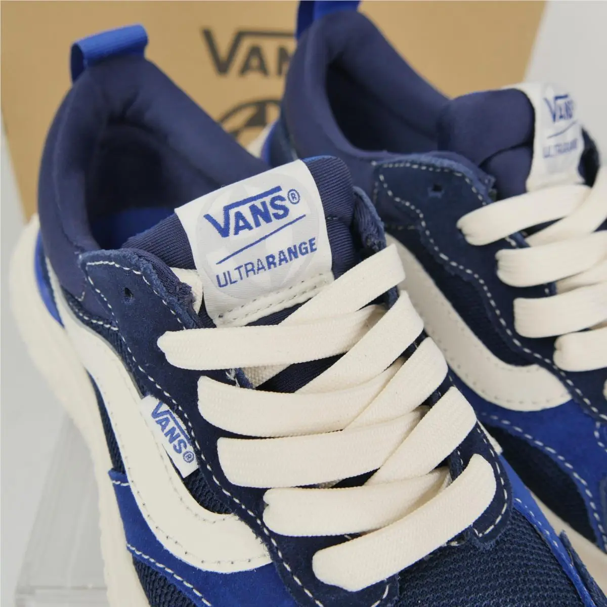 Vans shoes - Vans MTE Ultrarange Neo VR3 - VN000CWENE7 - Blue 4