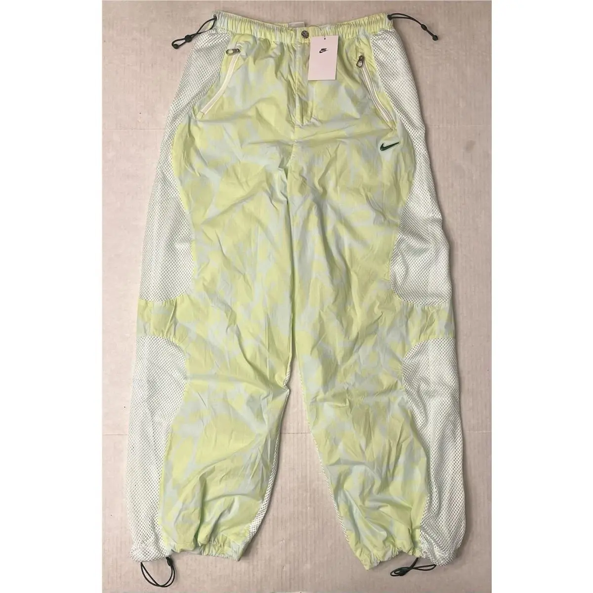 Nike clothing - Green (UPC: 198728968709) 3